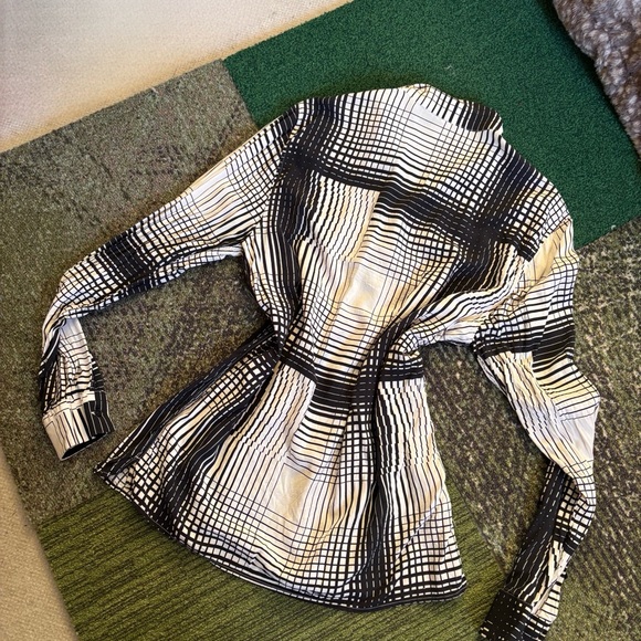 Zara Black and White Striped Blouse - Picture 3 of 3